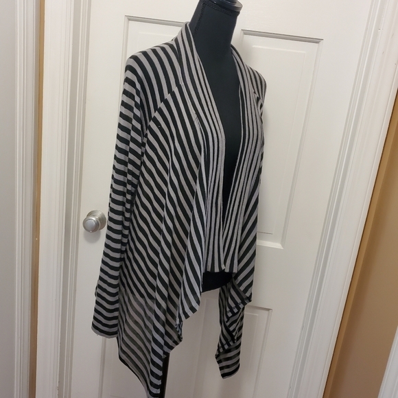 Ellen Tracy Black & Gray Striped Lightweight Open front Cardigan size Large - Picture 6 of 10
